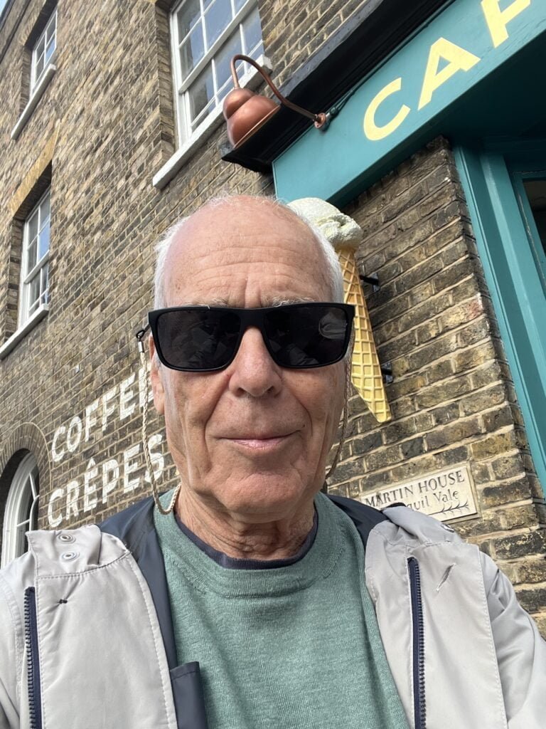 Jay Freeman New York and London Greeters Free walking tour mini group